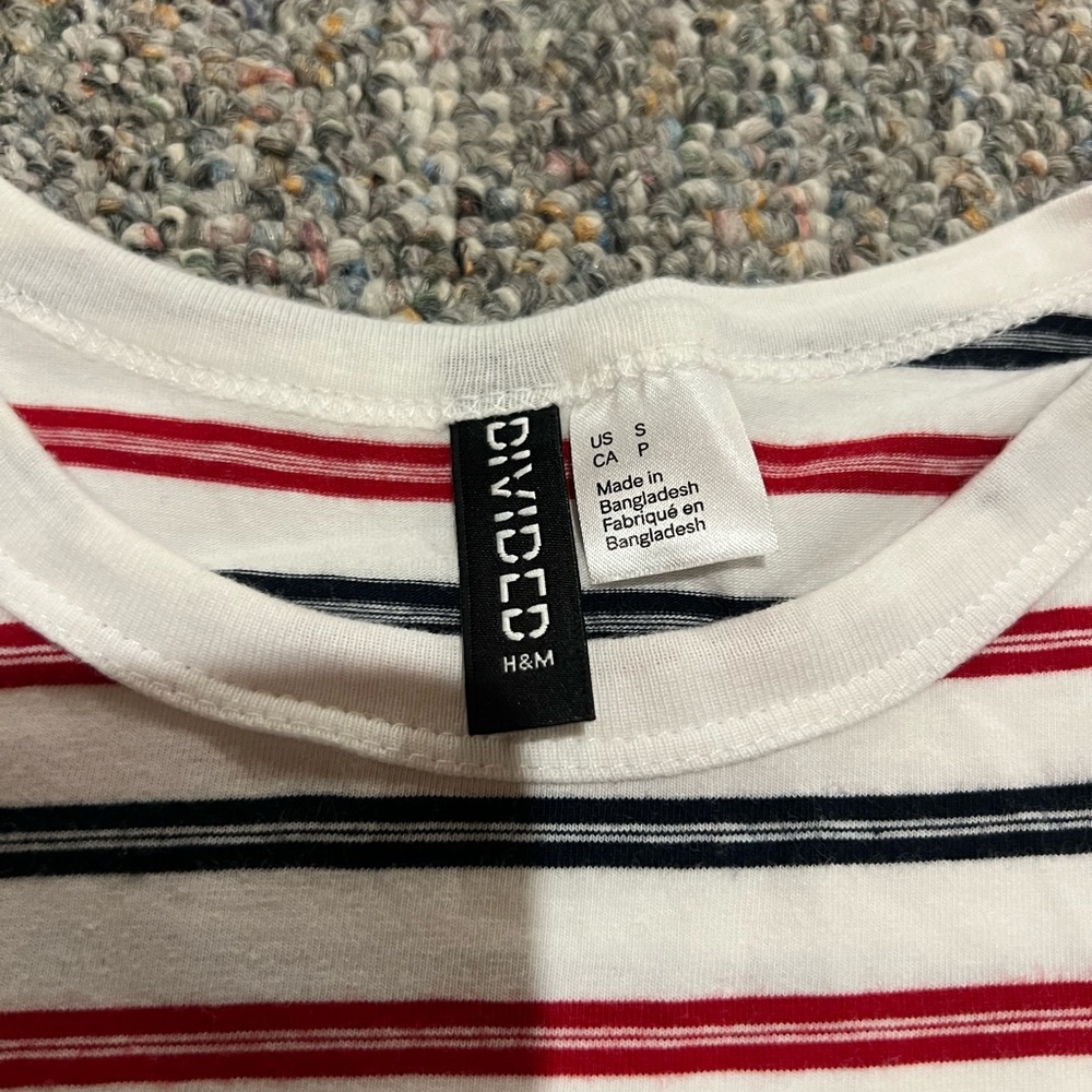H&M tee - Picture 3 of 4